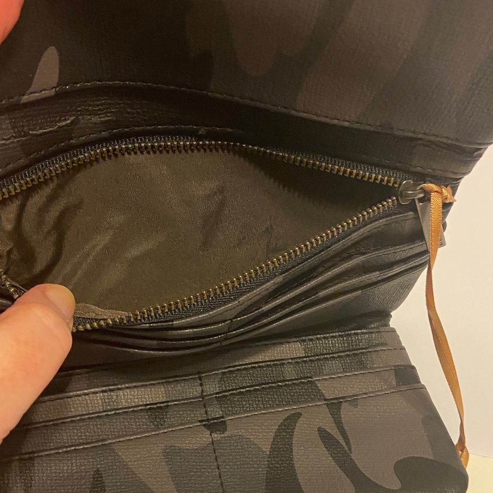Matt & Nat vegan Classic Black long Wallet Clutch - Picture 11 of 14